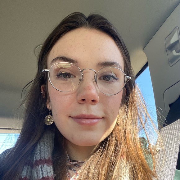 Meet your Posher, Ellianna - Picture 1 of 1